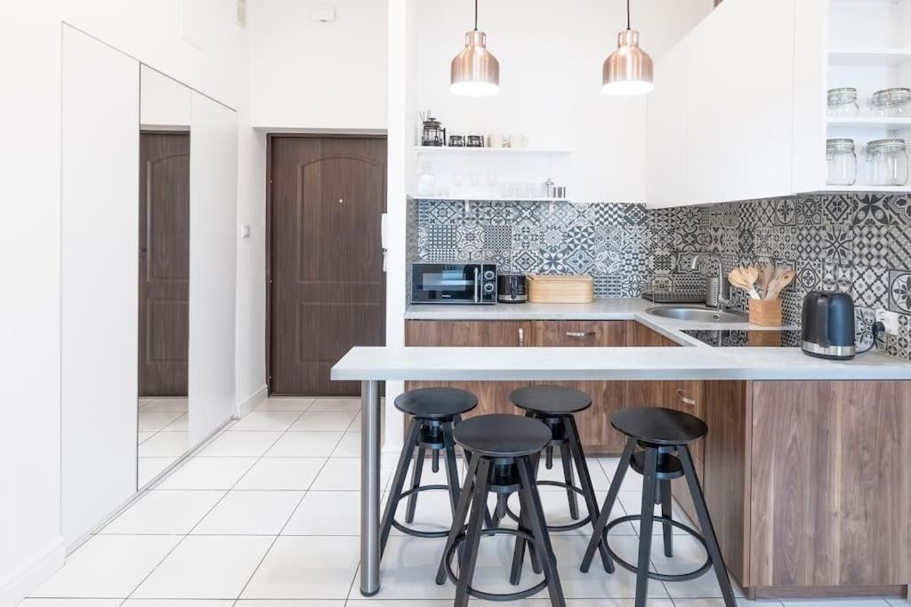 Wyjatkowy Apartament Na Rynku Вроцлав Экстерьер фото