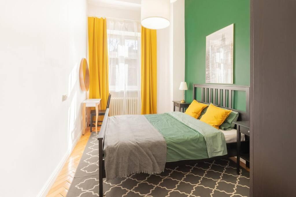 Wyjatkowy Apartament Na Rynku Вроцлав Экстерьер фото